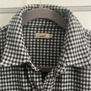 Womens black snd white flannel Faherty shirt